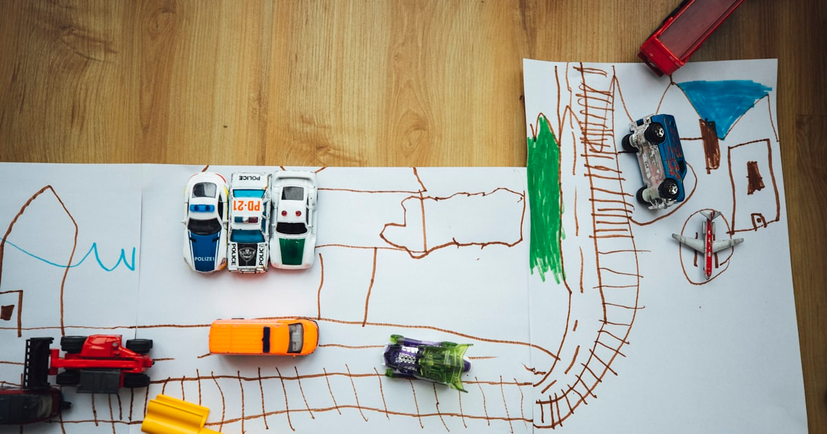 Creating Miniature Scenes with Movement